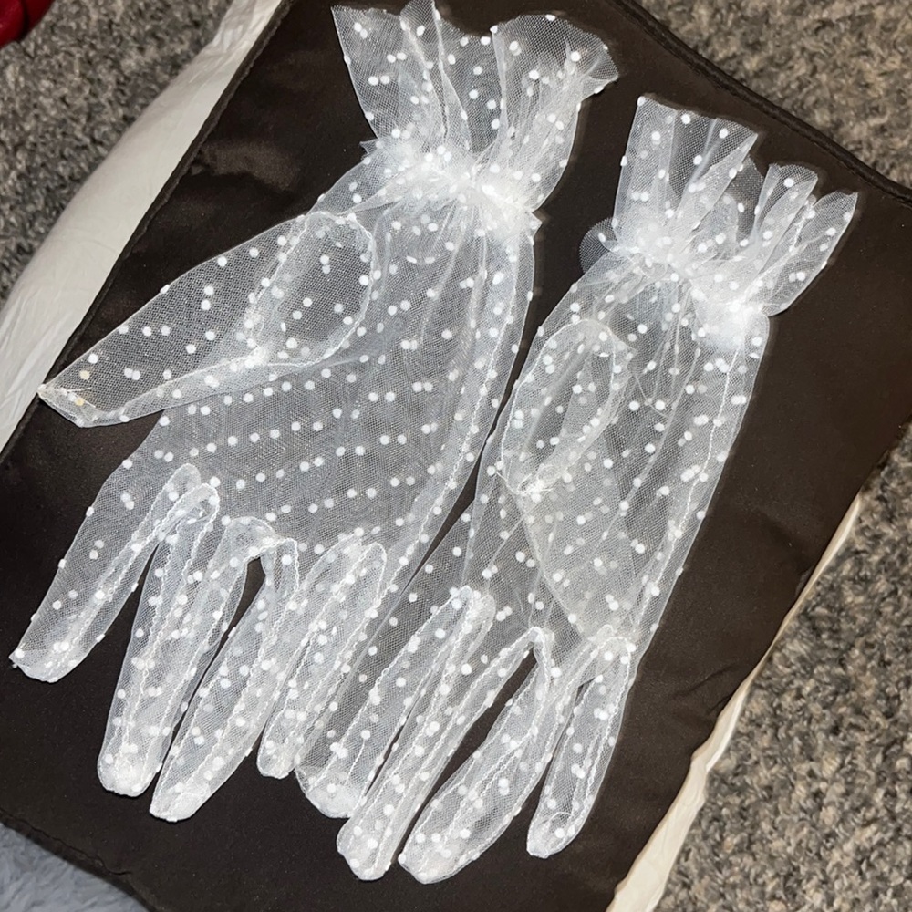 Set of polka dot mesh gloves